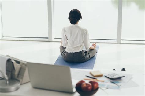 Quick Yoga Meditations at Work